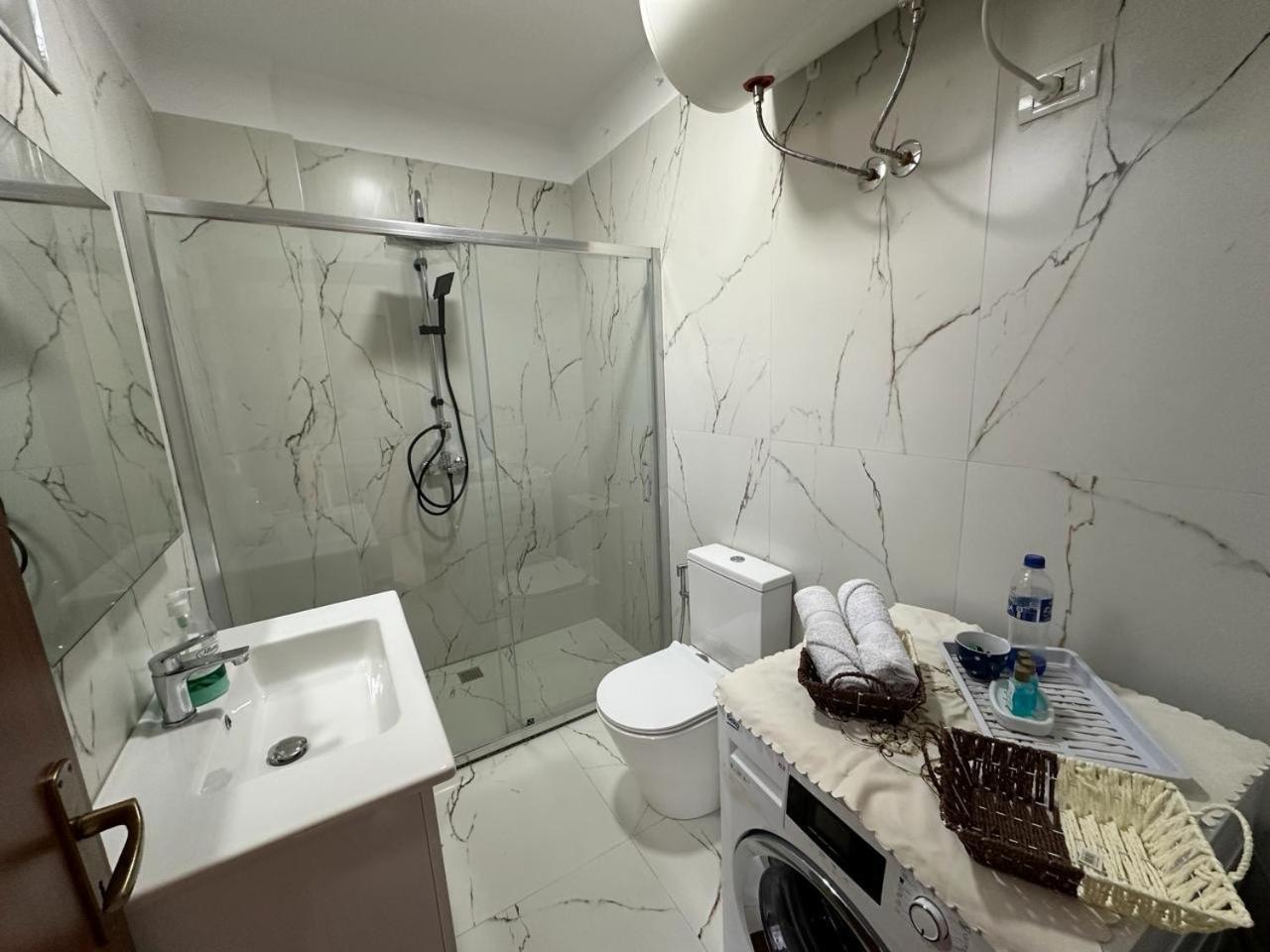Sunset Sea View - Beachfront Balcony - Ac - Wifi Драч Екстериор снимка