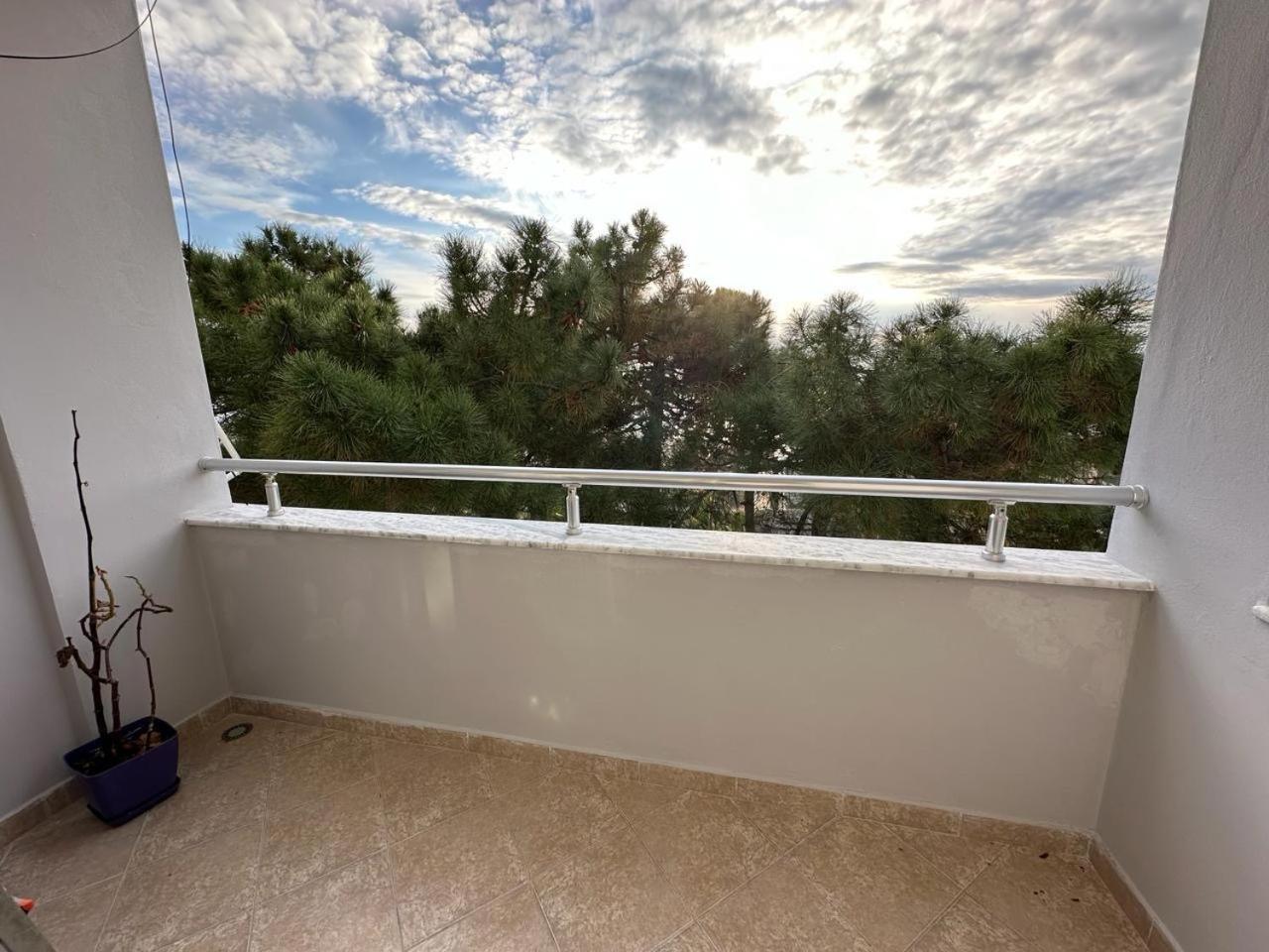 Sunset Sea View - Beachfront Balcony - Ac - Wifi Драч Екстериор снимка