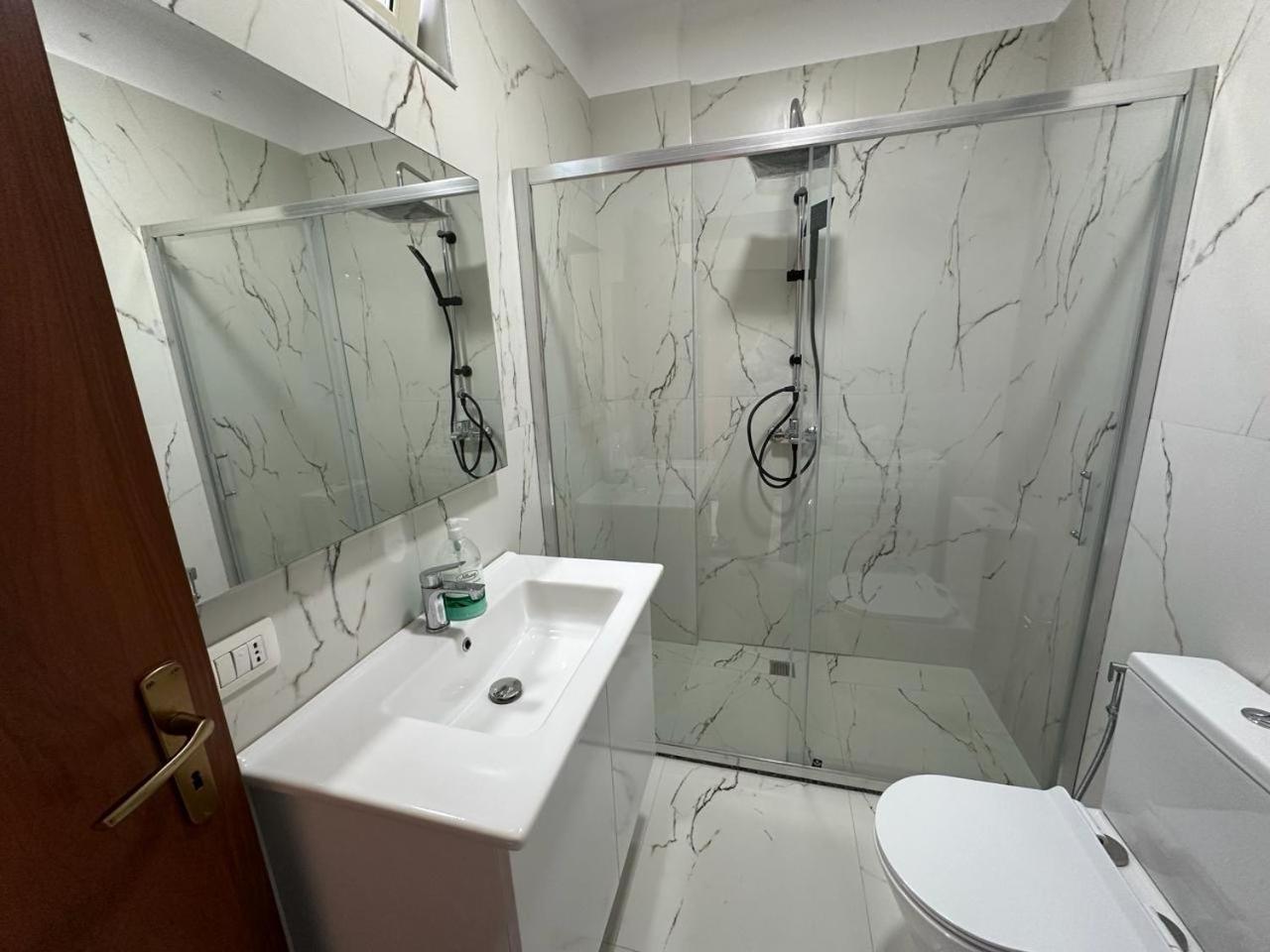 Sunset Sea View - Beachfront Balcony - Ac - Wifi Драч Екстериор снимка